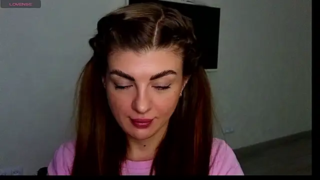 Snapshot of _comefeelme_ chatting on March 6, 3:46 am comefeelme online show from March 6, 3:46 am