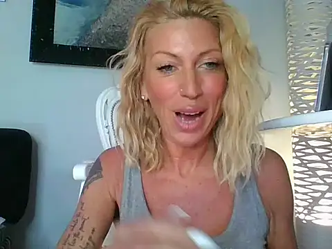 Weloveblue online show from November 26, 12:39 pm