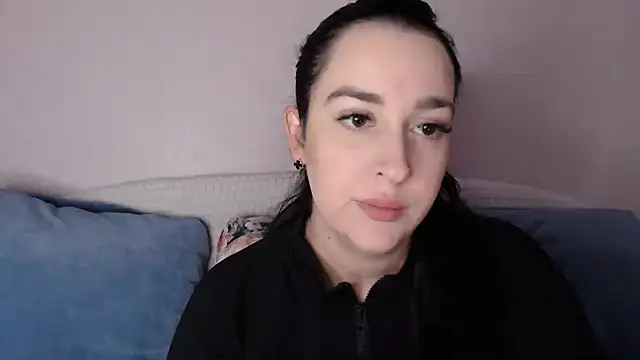 Snapshot of vitalina_freedom chatting on October 11, 7:51 am vitalina freedom online show from October 11, 7:51 am