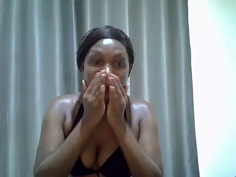 Snapshot of East_queen chatting on September 12, 9:09 am East queen online show from September 12, 9:09 am