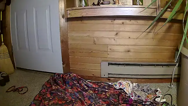 Snapshot of lyra_rose chatting on January 25, 4:34 am lyra rose online show from January 25, 4:34 am