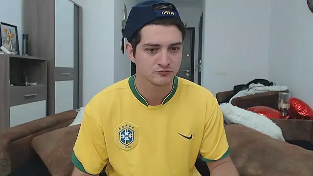 Snapshot of AndyFame chatting on February 19, 7:17 am AndyFame online show from February 19, 7:17 am