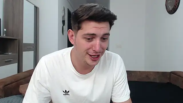 Snapshot of AndyFame chatting on March 20, 1:35 am AndyFame online show from March 20, 1:35 am