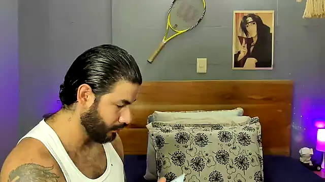 Snapshot of Prometeo-grizzly chatting on February 22, 12:23 am Prometeo-grizzly online show from February 22, 12:23 am