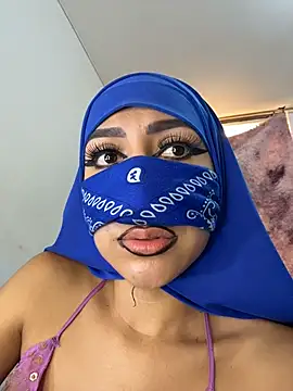 Snapshot of _alabina_ chatting on October 31, 5:25 pm alabina online show from October 31, 5:25 pm