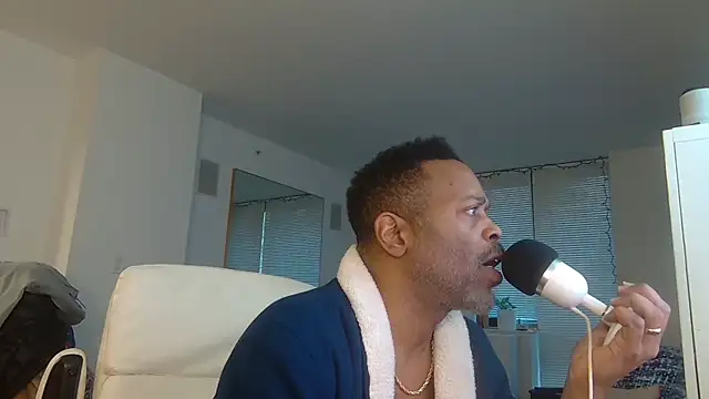 Snapshot of theblacklordmaster chatting on February 6, 1:10 pm theblacklordmaster online show from February 6, 1:10 pm