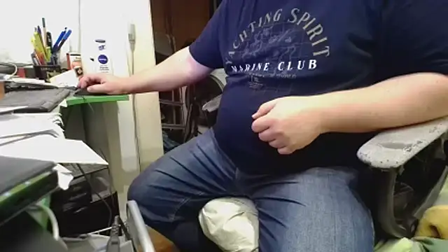 Snapshot of tipko123 chatting on October 29, 3:58 pm tipko123 online show from October 29, 3:58 pm