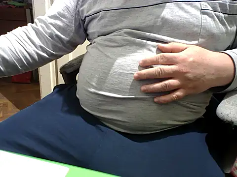 Snapshot of tipko123 chatting on April 28, 4:12 pm tipko123 online show from April 28, 4:12 pm