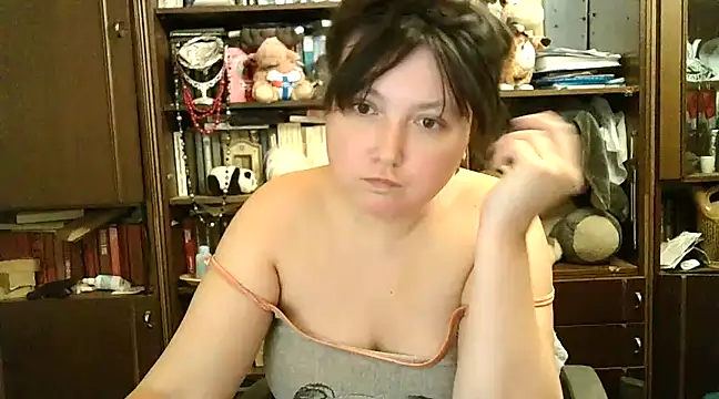 Snapshot of CarrieQPeach chatting on December 13, 6:16 pm CarrieQPeach online show from December 13, 6:16 pm