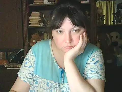 Snapshot of CarrieQPeach chatting on May 2, 8:14 pm CarrieQPeach online show from May 2, 8:14 pm