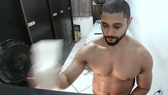 Snapshot of Brian_Aries chatting on January 28, 4:08 am Brian Aries online show from January 28, 4:08 am