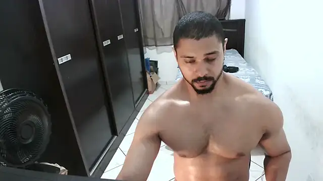 Snapshot of Brian_Aries chatting on February 22, 3:56 am Brian Aries online show from February 22, 3:56 am
