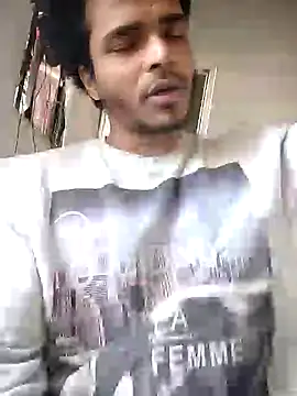 Snapshot of rounakhunk chatting on January 17, 6:36 am rounakhunk online show from January 17, 6:36 am