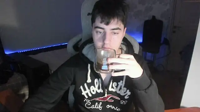 Knuckles17 online show from January 6, 6:50 am