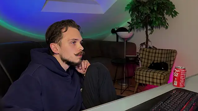 naked psy online show from March 31, 11:05 pm