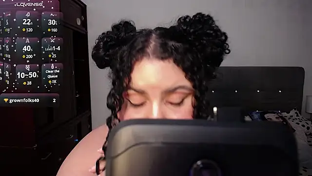 luisianacoxx online show from December 7, 9:28 am