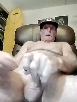 Snapshot of ColdVisitor chatting on December 17, 8:23 am ColdVisitor online show from December 17, 8:23 am