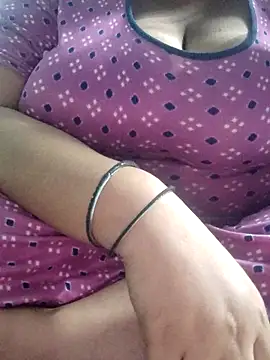 Snapshot of Seema_99 chatting on November 3, 5:47 pm Seema 99 online show from November 3, 5:47 pm