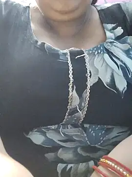 Snapshot of Seema_99 chatting on April 8, 8:47 am Seema 99 online show from April 8, 8:47 am