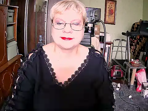 Snapshot of LOLA8888 chatting on October 11, 9:08 am LOLA8888 online show from October 11, 9:08 am