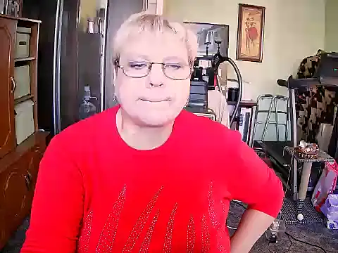 Snapshot of LOLA8888 chatting on October 18, 10:49 am LOLA8888 online show from October 18, 10:49 am