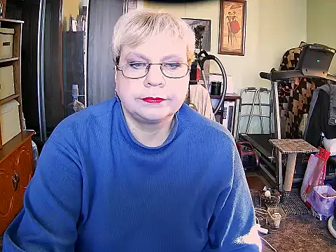 Snapshot of LOLA8888 chatting on October 31, 11:33 am LOLA8888 online show from October 31, 11:33 am