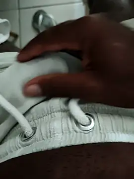 Snapshot of Mozen_13 chatting on March 13, 11:22 pm Mozen 13 online show from March 13, 11:22 pm