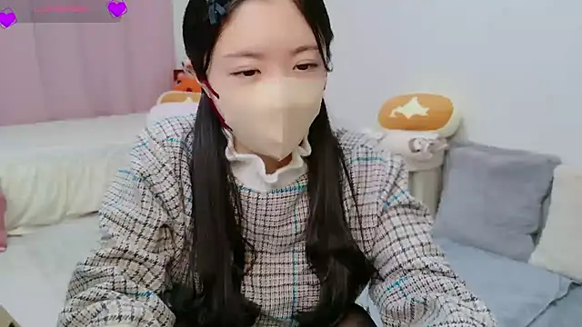 Snapshot of anchan_ chatting on October 28, 1:36 pm anchan  online show from October 28, 1:36 pm