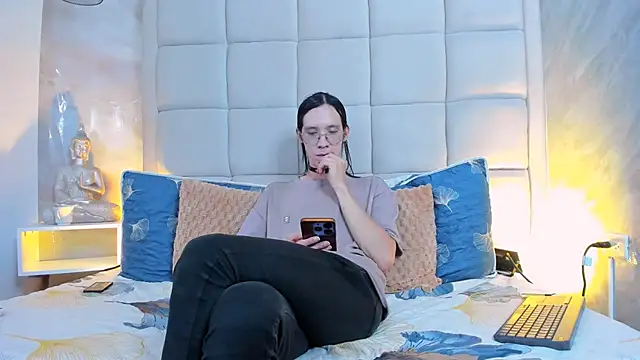 Hecatee 77 online show from October 17, 8:11 pm