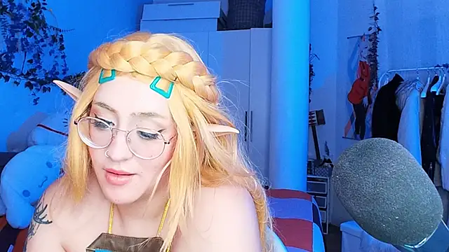 Snapshot of NaruBolita chatting on March 8, 2:34 am NaruBolita online show from March 8, 2:34 am