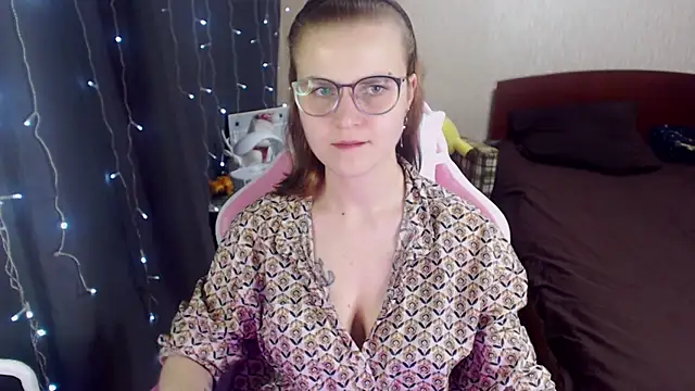 MissBrightShine online show from January 30, 4:02 pm
