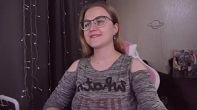 MissBrightShine online show from September 19, 11:55 am