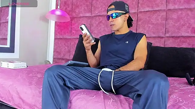 Snapshot of steffanxxll chatting on March 5, 9:22 pm steffanxxll online show from March 5, 9:22 pm