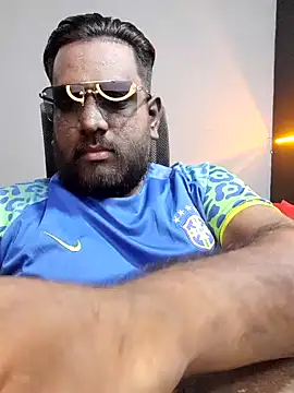 Rayansmith  online show from February 5, 9:50 pm