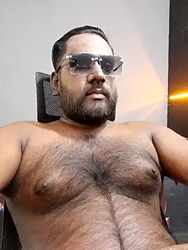 Rayansmith  online show from February 6, 8:50 am