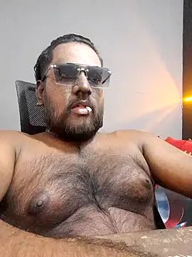 Rayansmith  online show from February 7, 11:45 am