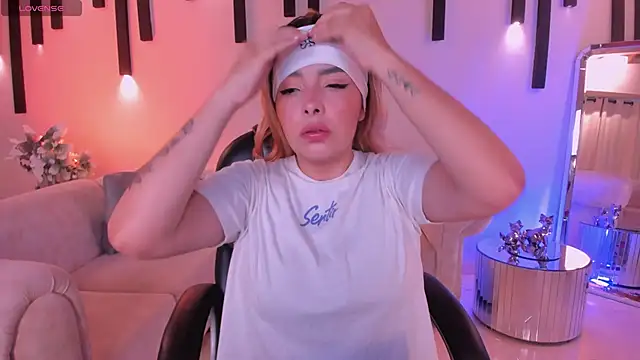 LisaMonroe  online show from December 22, 11:54 am