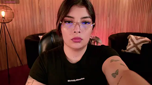 LisaMonroe  online show from December 22, 9:01 pm