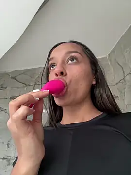 Snapshot of dominantandsubmissiveshow chatting on December 3, 10:29 pm dominantandsubmissiveshow online show from December 3, 10:29 pm