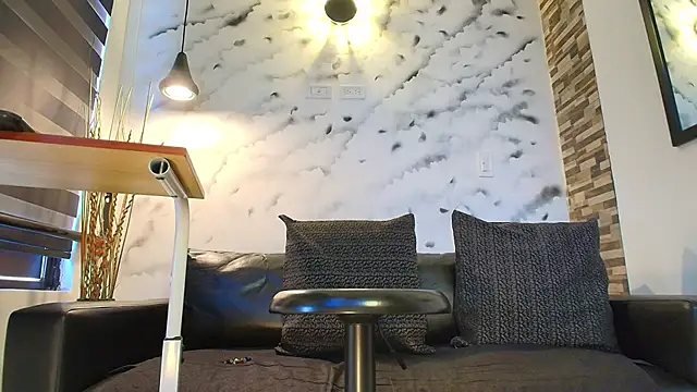 Sophie LittleS online show from November 15, 12:45 pm