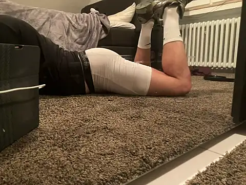 Snapshot of LeviXtreme chatting on January 11, 12:22 am LeviXtreme online show from January 11, 12:22 am