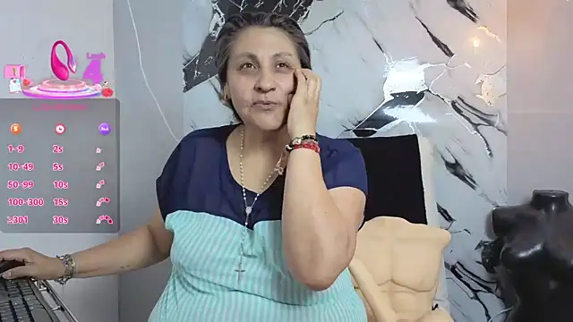 merlyna goldens online show from October 8, 11:24 pm