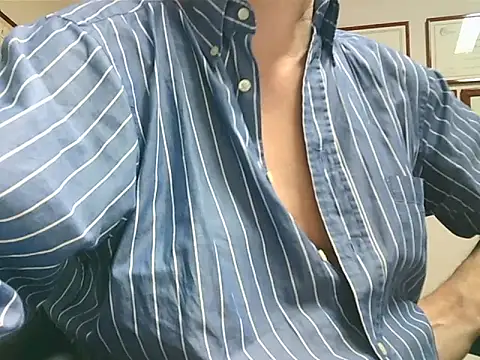 Snapshot of Gregcam chatting on June 7, 8:07 am Gregcam online show from June 7, 8:07 am