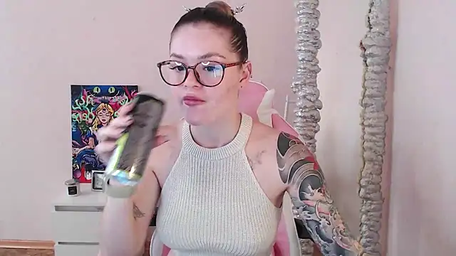 miaacatt online show from October 3, 7:16 am