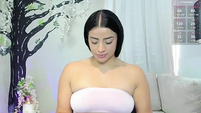 Paula Desousa online show from October 26, 6:25 pm