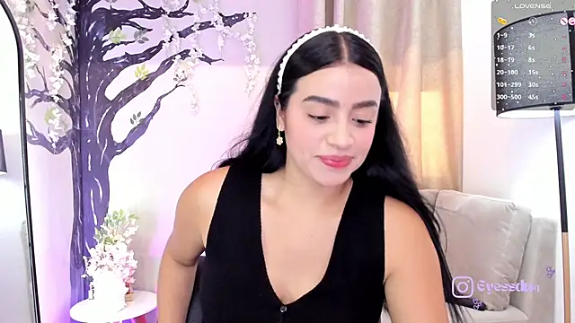 Paula Desousa online show from March 23, 3:27 pm