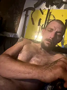 Snapshot of 420rickie420 chatting on December 8, 9:02 am 420rickie420 online show from December 8, 9:02 am