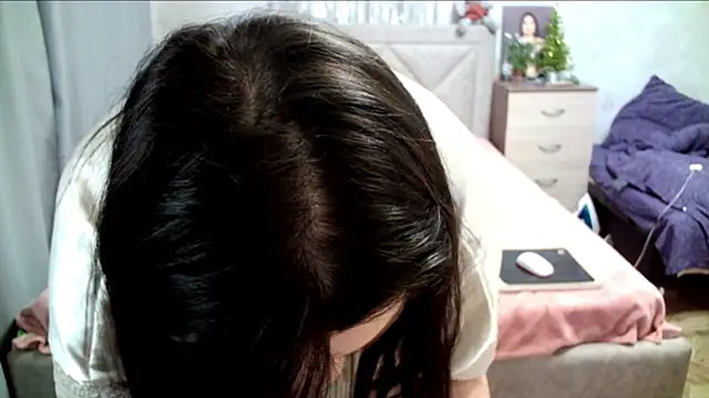 juliettkalen online show from December 27, 11:39 am