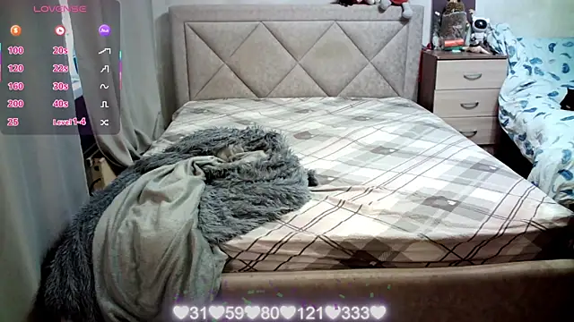 juliettkalen online show from March 25, 5:35 am