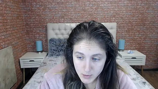 Holliy Cooper online show from September 23, 7:22 am